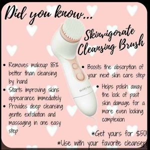 Facial cleansing brush
